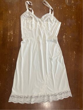 Charmode Vintage White Slip with Lace-Detail and  Adjustable Straps